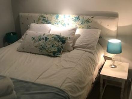 Self contained One bedroom flat - Private - own entrance (Bath ...